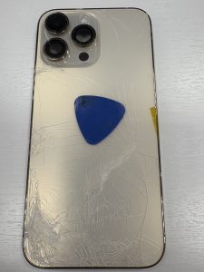 鶴見区横堤】iPhone 13Pro 背面割れ修理！ | iPhone修理 スマート